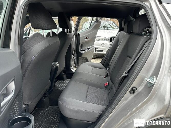 Toyota C-HR 42 interauto-car