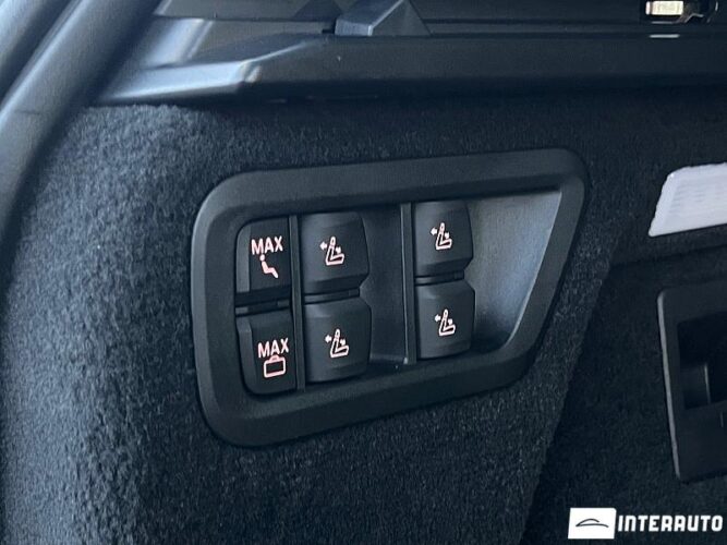 BMW X7 4.0i 64 interauto-car