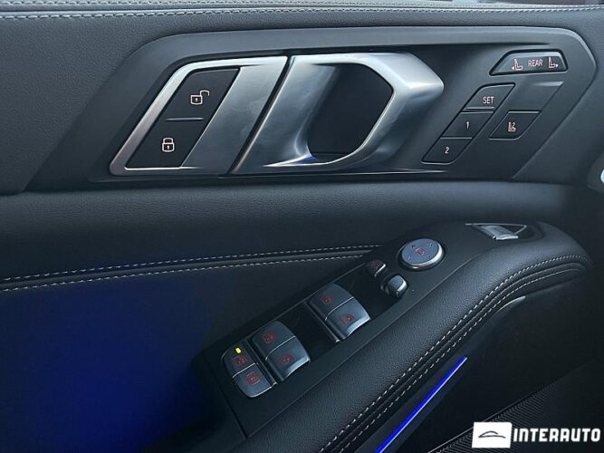 BMW X7 4.0i 45 interauto-car