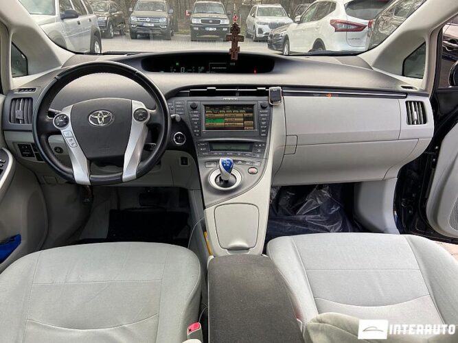Toyota Prius 46 interauto-car