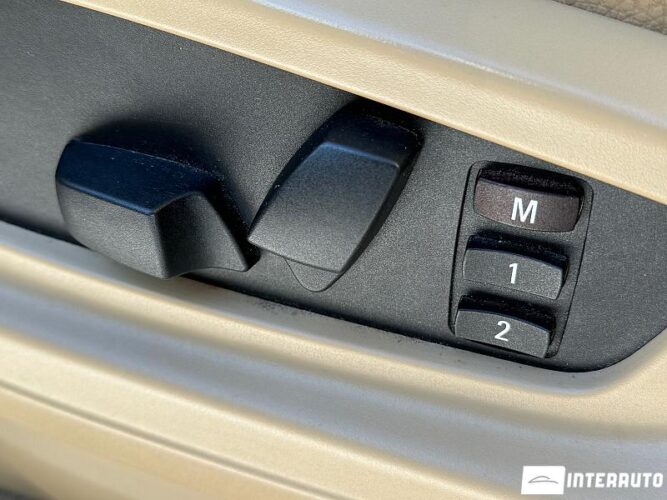 BMW X6 3.5i 53 interauto-car