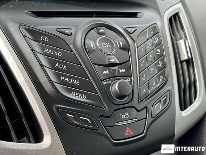 Ford Focus 41 interauto-car