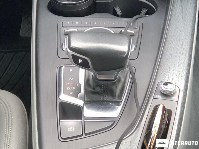 Audi A4 44 interauto-car