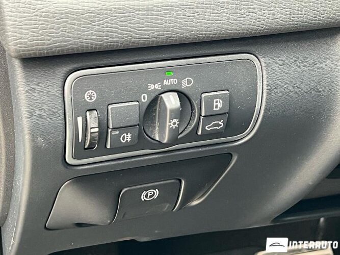 Volvo XC 60 38 interauto-car