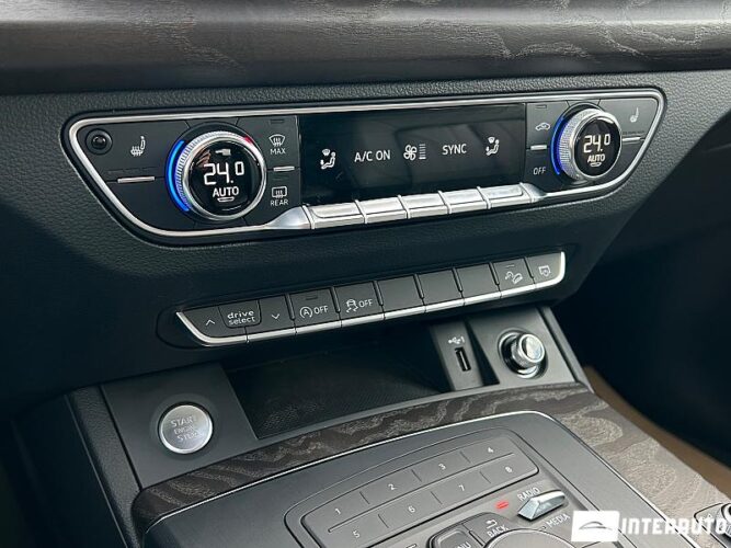 Audi Q5 44 interauto-car