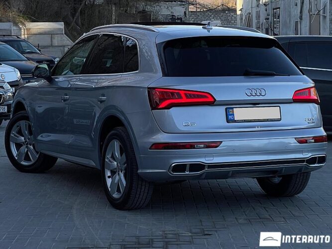 Audi Q5 42 interauto-car