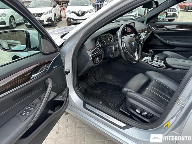 BMW 530e 44 interauto-car