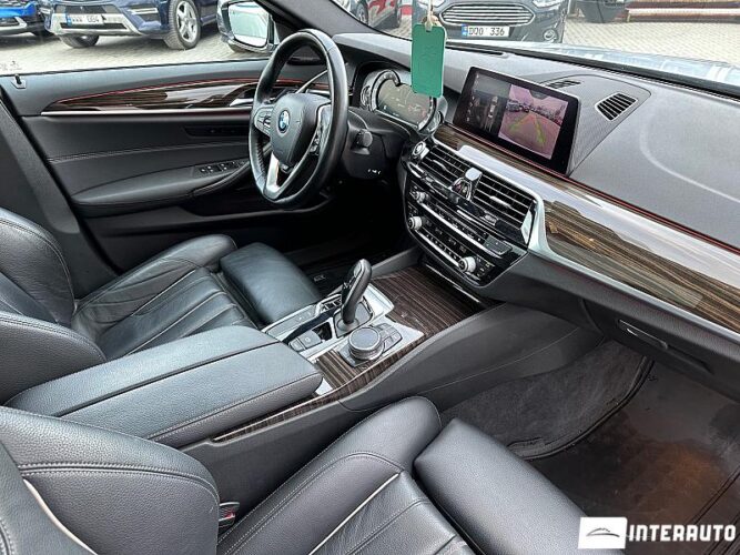 BMW 530e 58 interauto-car