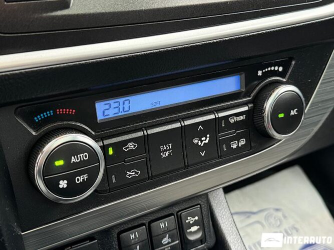 Toyota Auris 42 interauto-car