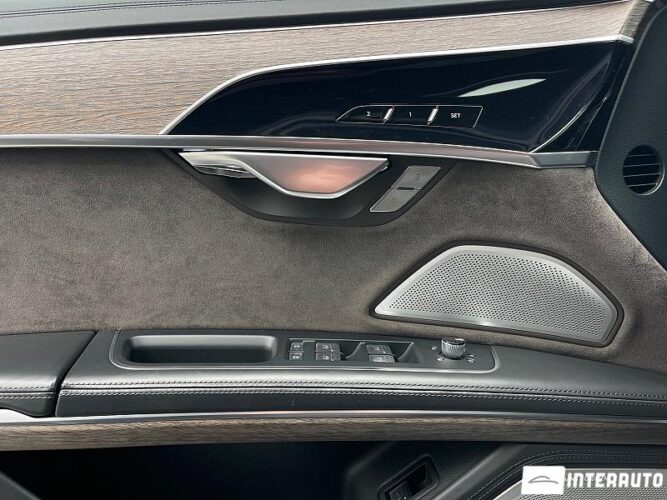 Audi A8 54 interauto-car