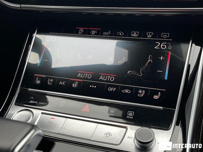 Audi A8 51 interauto-car