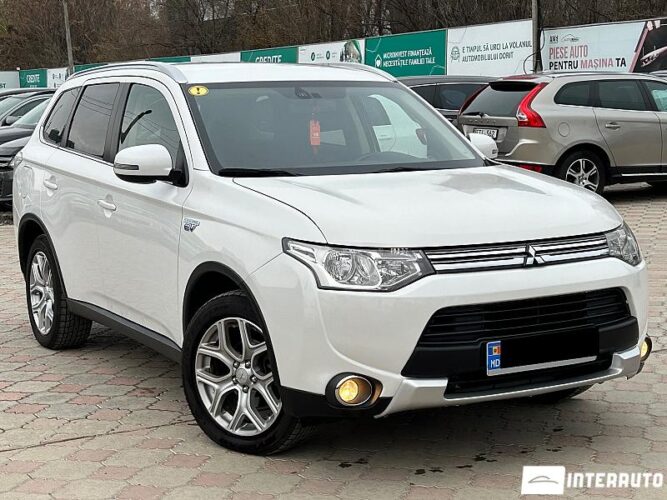 Mitsubishi Outlander 30 interauto-car