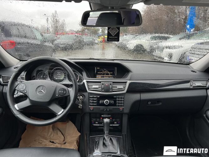 Mercedes E 250 44 interauto-car