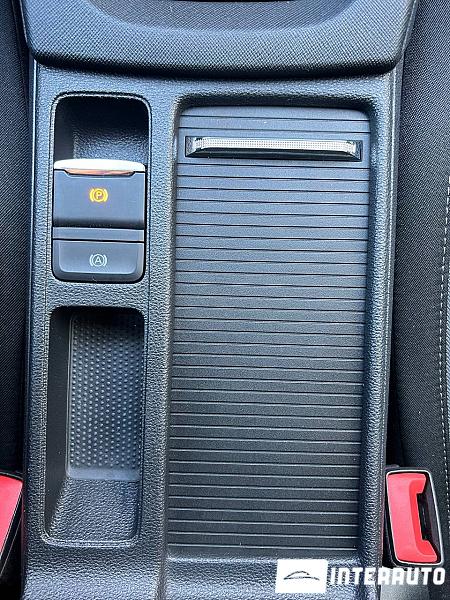 Skoda Octavia 24 automobil-interauto