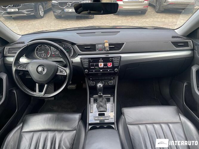 Skoda Superb 38 interauto-car