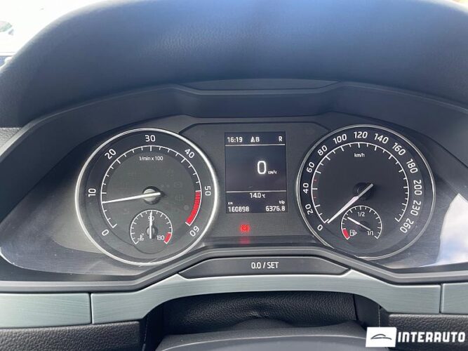 Skoda Superb 40 interauto-car