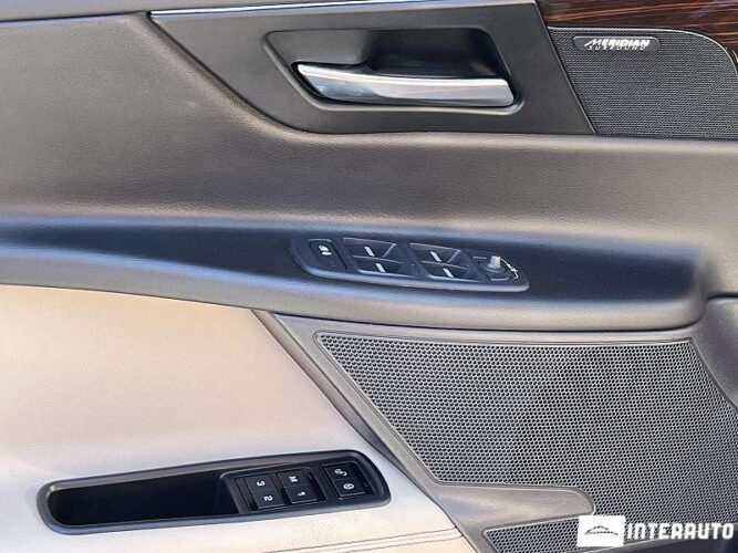 Jaguar XE 39 interauto-car