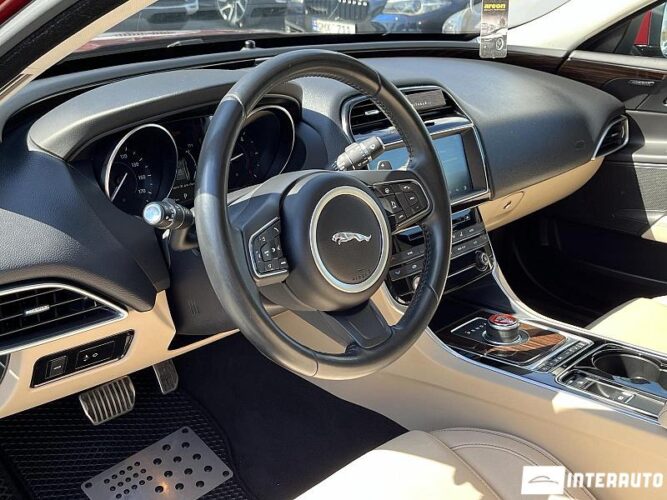 Jaguar XE 41 interauto-car