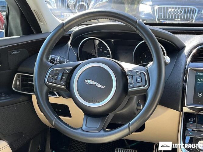 Jaguar XE 42 interauto-car