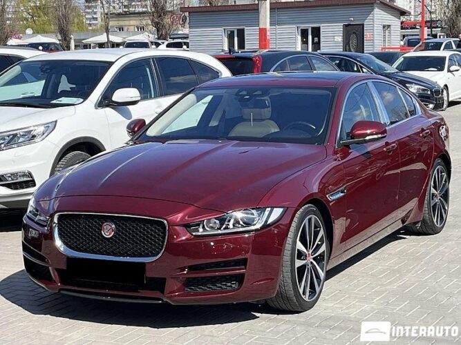Jaguar XE 32 interauto-car