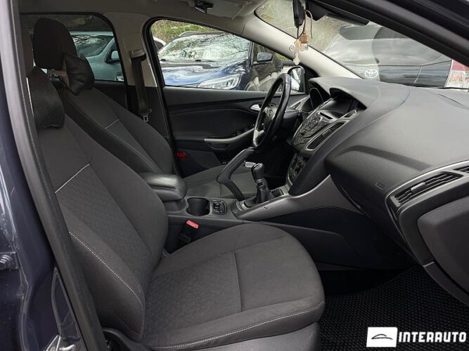 Ford Focus 43 interauto-car