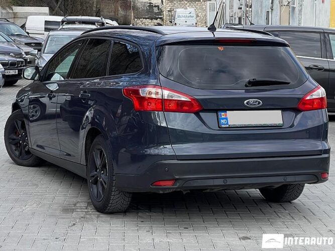 Ford Focus 32 interauto-car