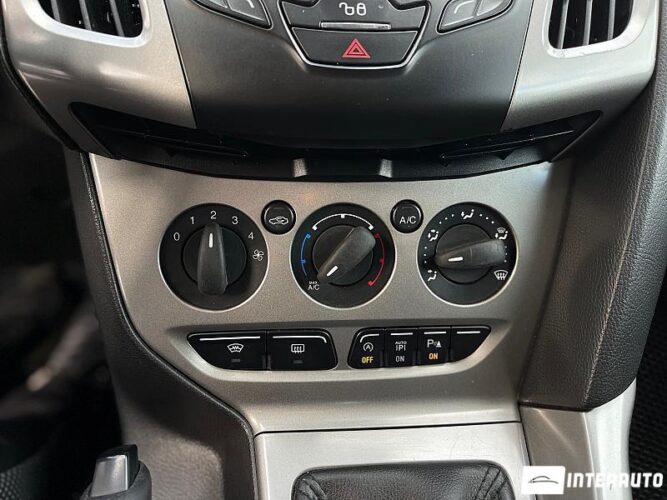 Ford Focus 40 interauto-car