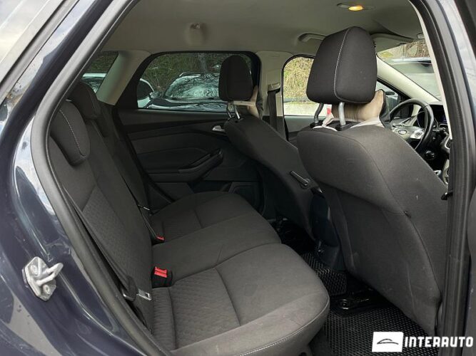 Ford Focus 44 interauto-car