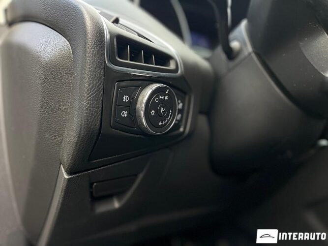 Ford Focus 35 interauto-car