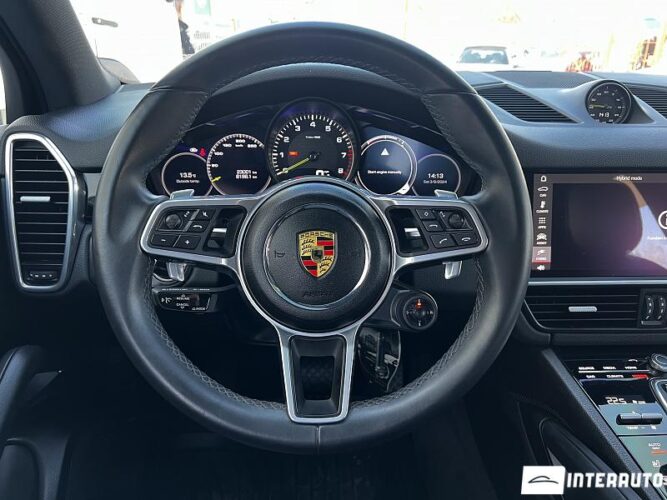 Porsche Cayenne E-Hybrid 44 interauto-car