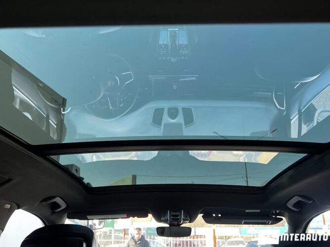 Porsche Cayenne E-Hybrid 61 interauto-car