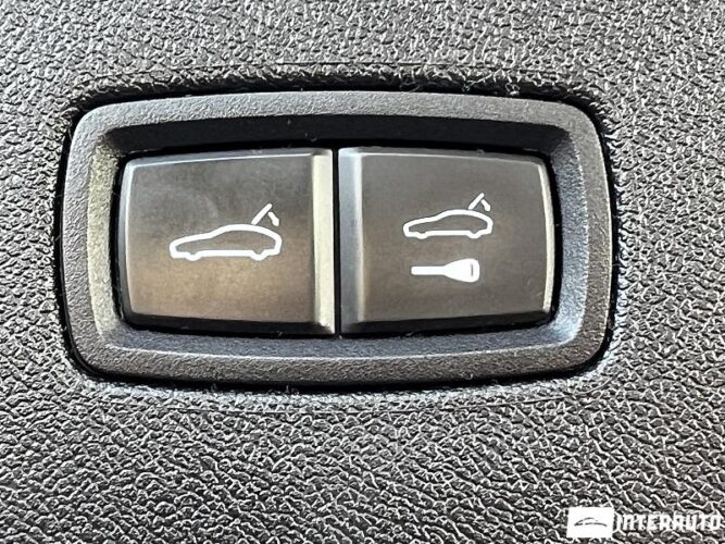 Porsche Cayenne E-Hybrid 60 interauto-car