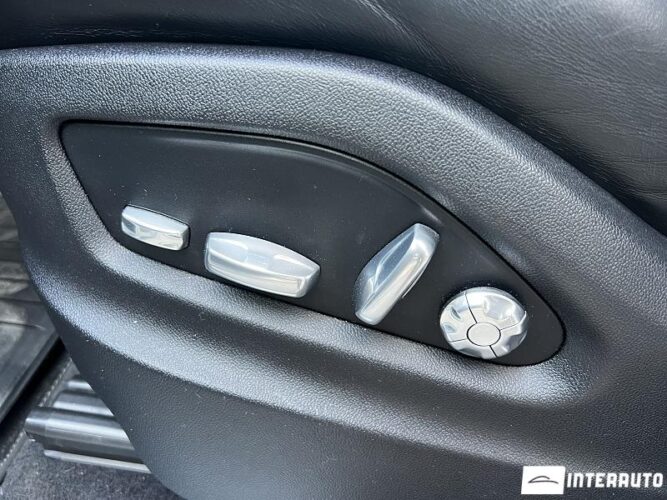 Porsche Cayenne E-Hybrid 56 interauto-car