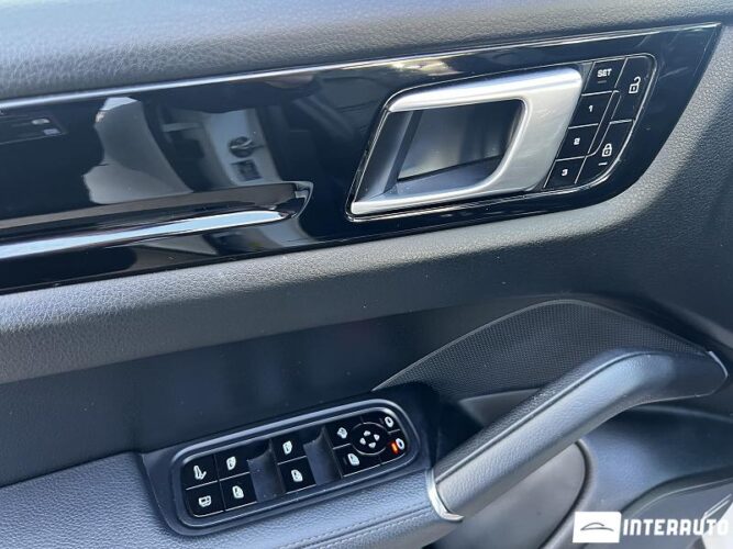 Porsche Cayenne E-Hybrid 57 interauto-car