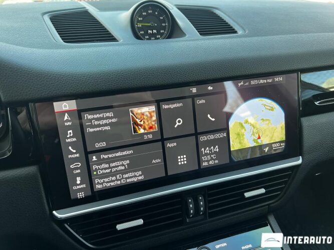 Porsche Cayenne E-Hybrid 46 interauto-car