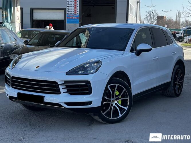 Porsche Cayenne E-Hybrid 37 interauto-car