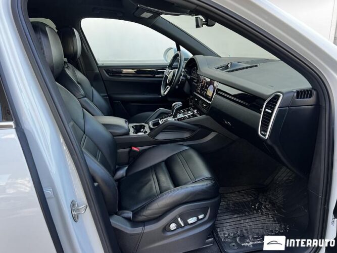 Porsche Cayenne E-Hybrid 50 interauto-car