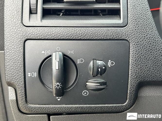 Ford C-MAX 37 interauto-car