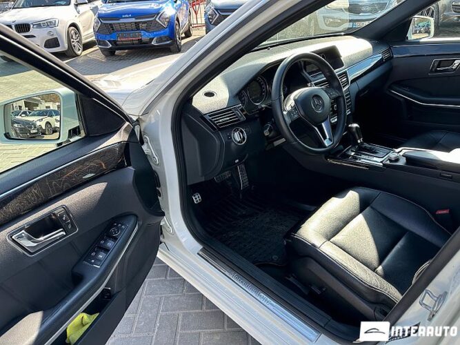 Mercedes E 200 39 interauto-car