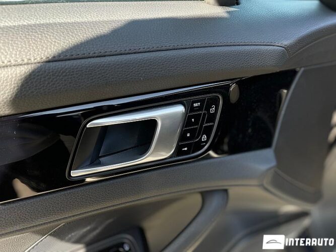 Porsche Panamera 4 51 interauto-car