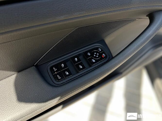 Porsche Panamera 4 52 interauto-car