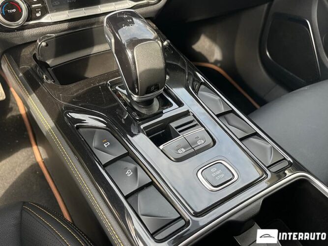 Faw Bestune T77 37 interauto-car