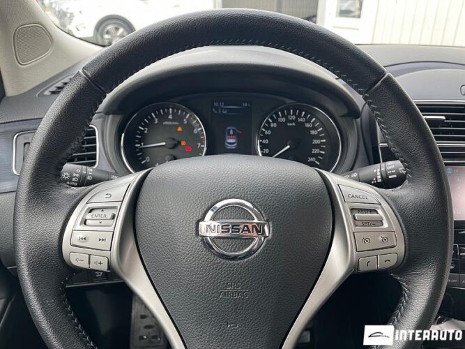 Nissan Pulsar 35 interauto-car