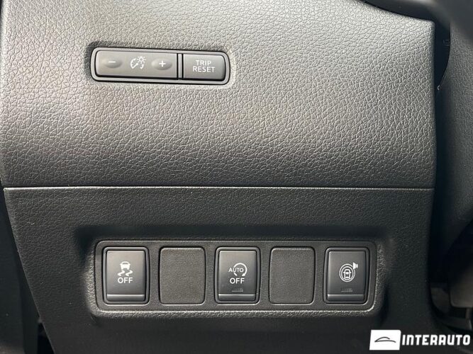 Nissan Pulsar 40 interauto-car