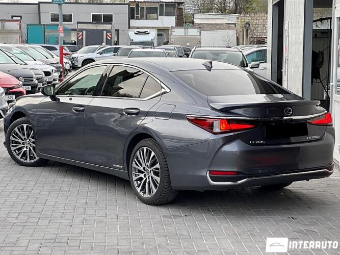 Lexus ES 300h 38 interauto-car