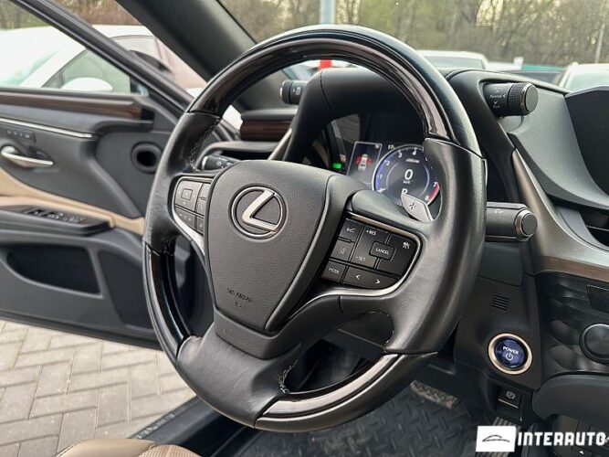 Lexus ES 300h 44 interauto-car