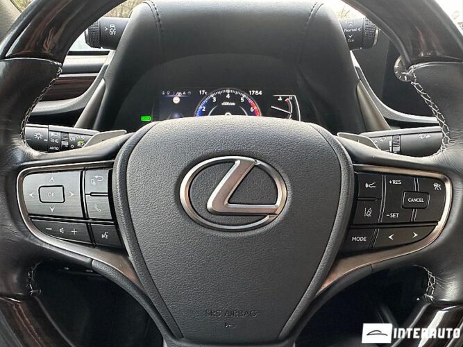 Lexus ES 300h 46 interauto-car