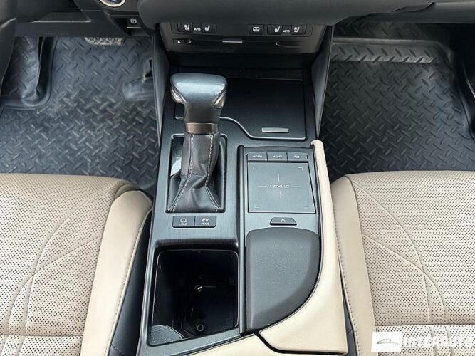Lexus ES 300h 51 interauto-car