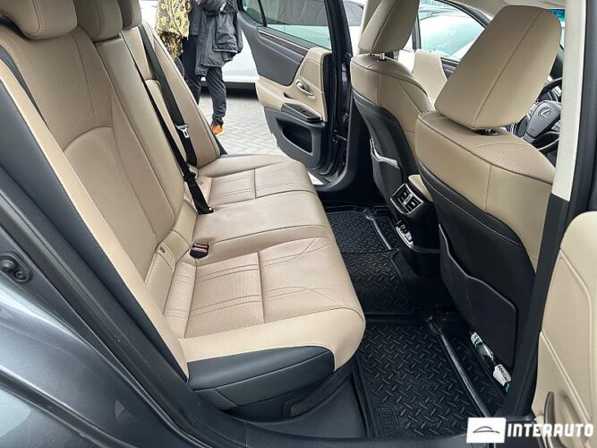 Lexus ES 300h 56 interauto-car
