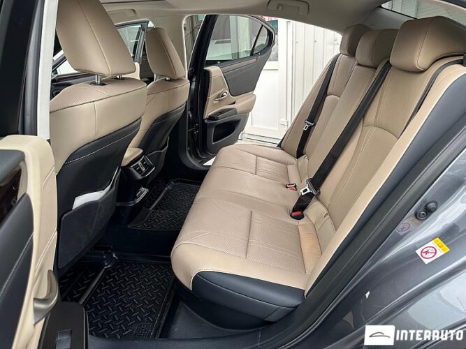 Lexus ES 300h 55 interauto-car